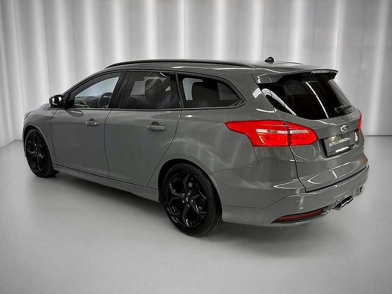 Ford Focus 2.0L 184KW ECOBOOST ST, RECARO - fotka 5 z 21