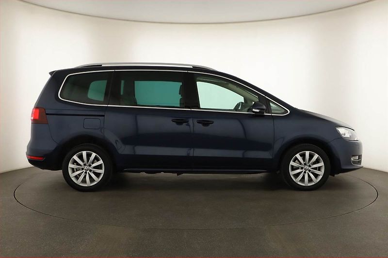 Volkswagen Sharan (2017) Highline 2.0 TDI BMT - fotka 6 z 19