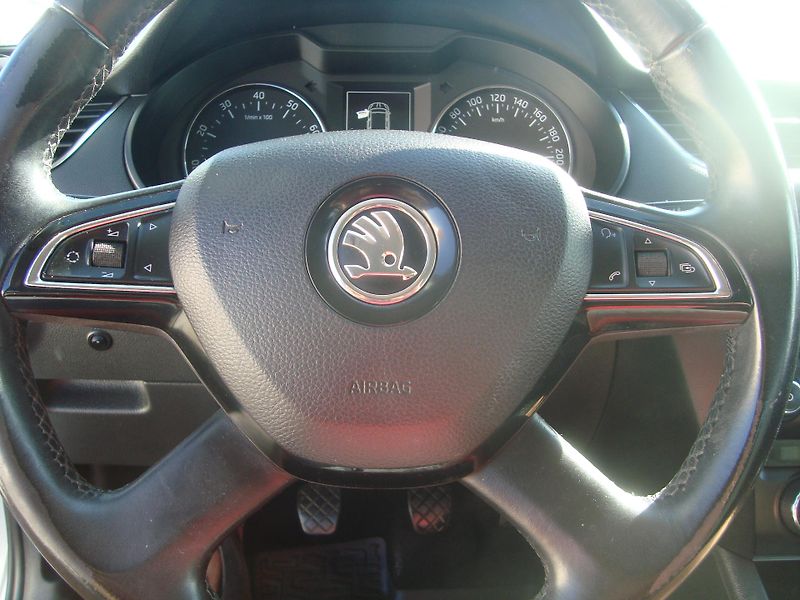 Škoda Octavia (2015) 1,4 CNG  kombi - fotka 15 z 19