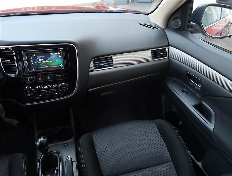 Mitsubishi Outlander (2014) 2.2 DI-D, 4X4, Navi, Tempomat - fotka 8 z 19