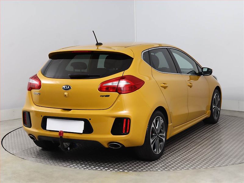 Kia Ceed (2015) GT Line 1.6 CRDi, Navi - fotka 5 z 17