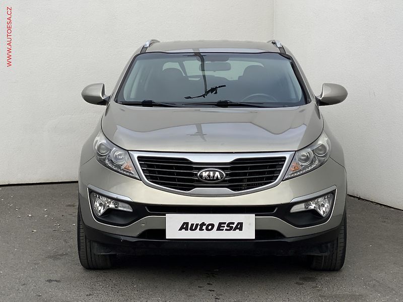 Kia Sportage (2014) 1.7 CRDi, AC, navi, kamera - fotka 2 z 18
