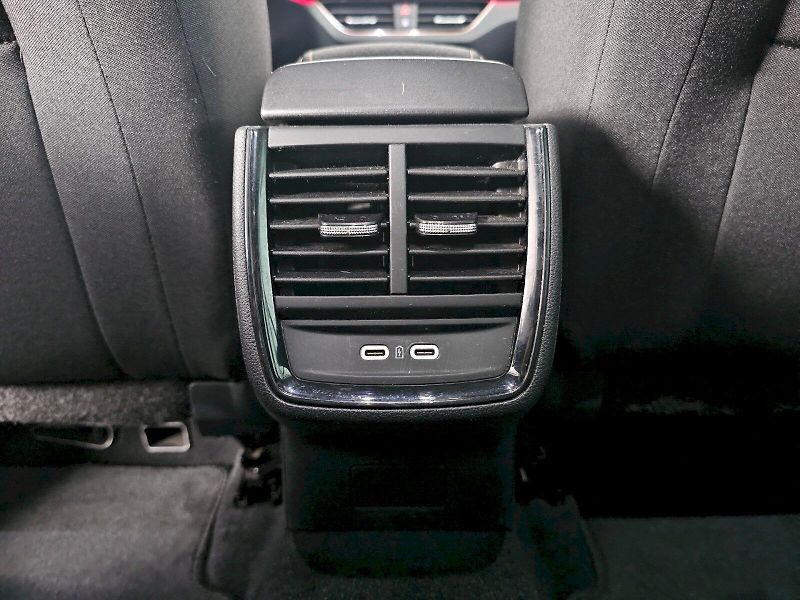 Škoda Scala (2023) 1.0TSI 70kW STYLE PLUS TAŽNÉ N - fotka 20 z 26