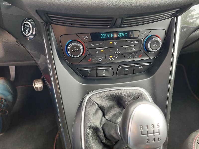 Ford Kuga (2018) ST Line  - fotka 16 z 33