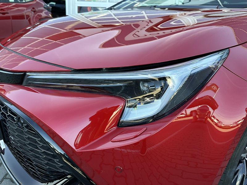 Toyota Corolla TS 2.0 HEV GR DYNAMIC JBL - fotka 3 z 28