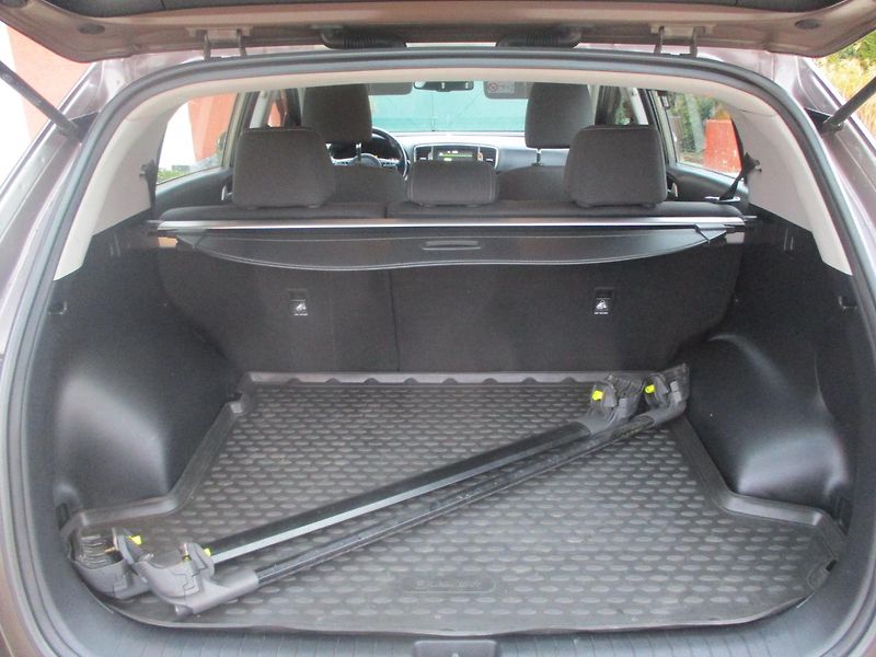 Kia Sportage 2.0 CRDi 4x4 ČR - fotka 12 z 32