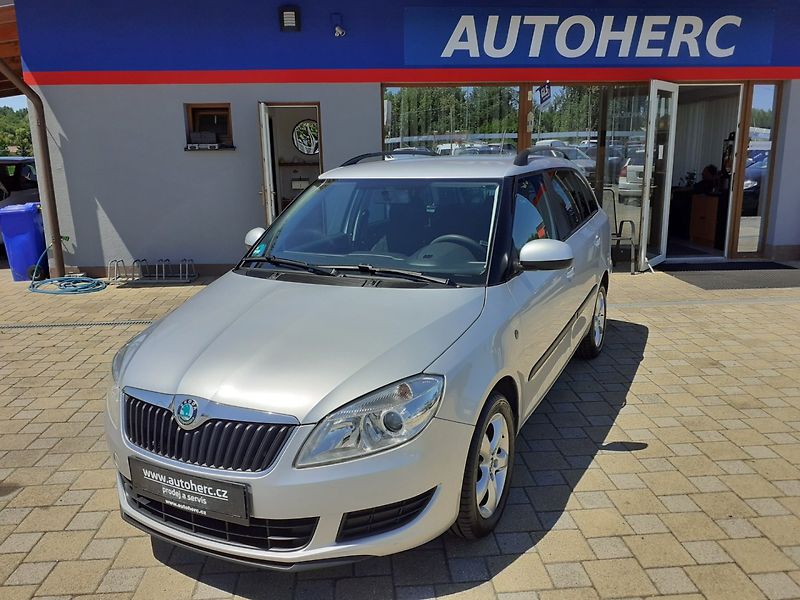 Škoda Fabia (2011) KOMBI 1.2 TSi AMBIENTE - fotka 1 z 27