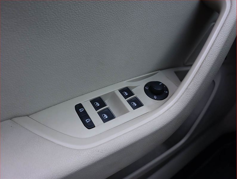 Škoda Superb (2019) 2.0 TDI, Automat, Kůže, Navi - fotka 18 z 21