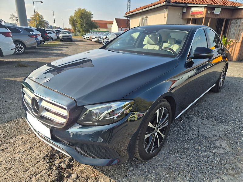 Mercedes-Benz Třídy E 4MATIC Avantgarde - fotka 1 z 28
