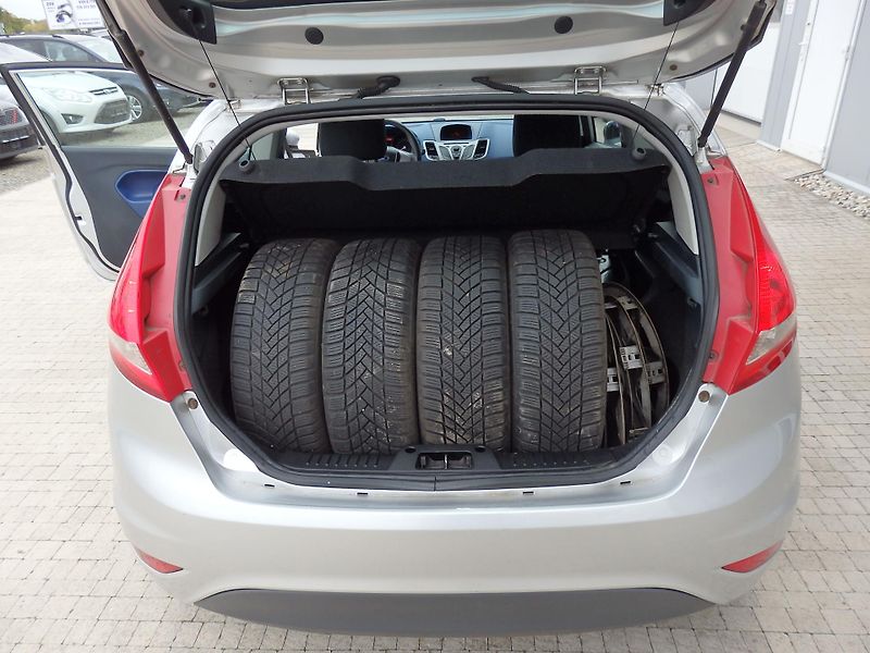 Ford Fiesta 1.2i ASR, KLIMATIZACE - fotka 10 z 16