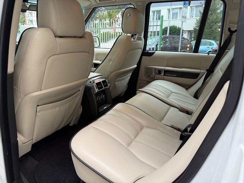 Land Rover Range Rover (2012) 4.4 TDV8 Vogue - fotka 9 z 27