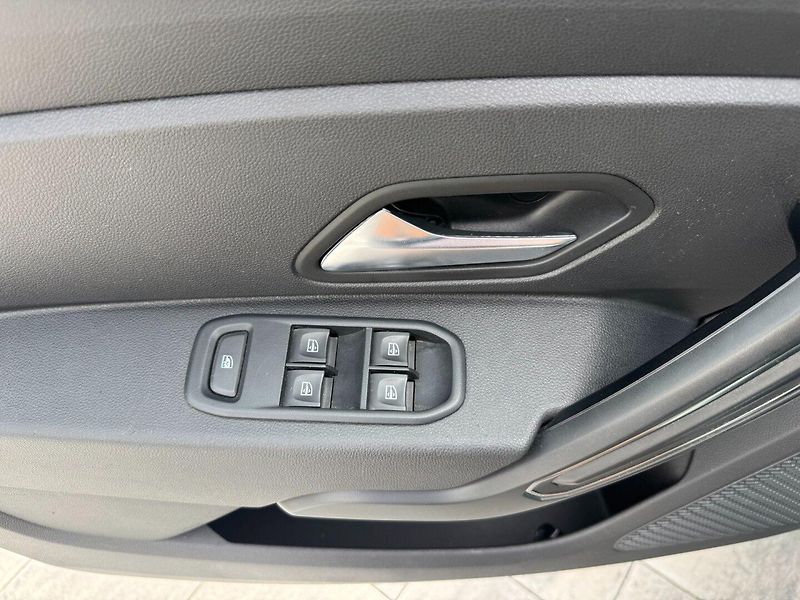 Dacia Duster (2019) 1.3 TCe Essential 96kW - fotka 25 z 28