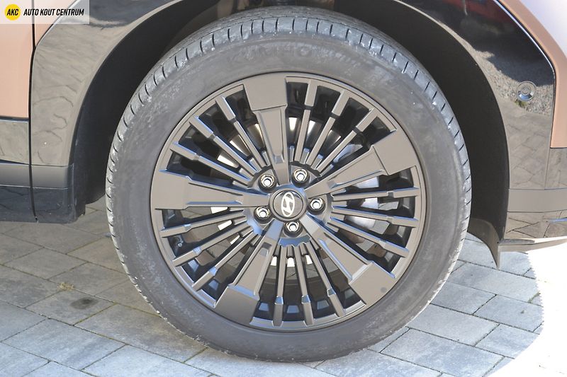 Hyundai Santa Fe 1.6T-GDI PHEV 4WD CALLIGRAPHY - fotka 9 z 73