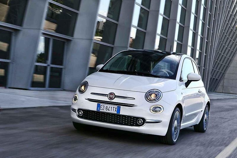 Porovnání prvního a posledního Volkswagenu Golf.