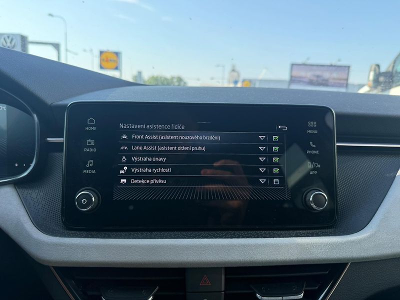 Škoda Kamiq Top Selection 1.0 TSI 85kw - fotka 14 z 25