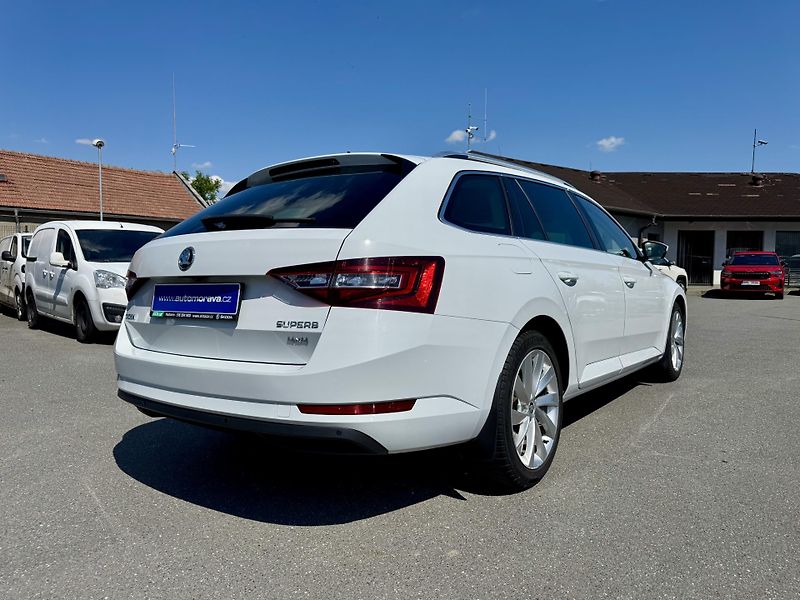 Škoda Superb (2018) Style 2.0 TDI 140 KW 4x4 -CZ- - fotka 7 z 27