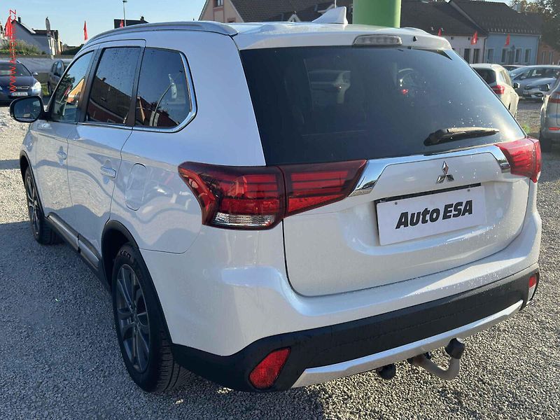 Mitsubishi Outlander (2017) 2.0 MIVEC, Edition, AT, TZ - fotka 6 z 20