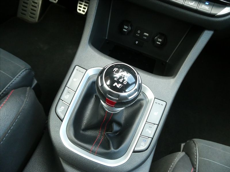 Hyundai i30 2,0 i N 202kW serviska - fotka 32 z 50