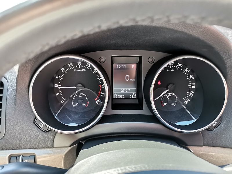 Škoda Yeti (2014) 2.0TDi 103kw DSG 4x4 Elegance - fotka 12 z 27