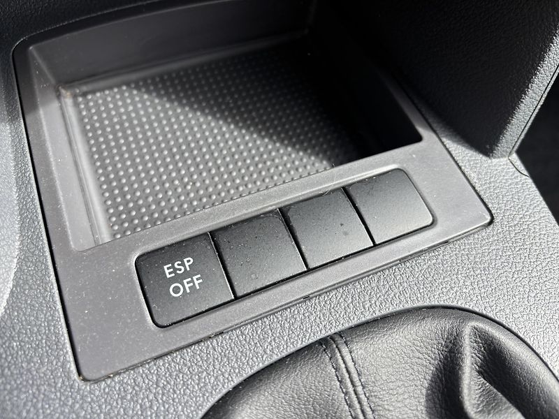 Volkswagen Touran 1.6 75kw Trendline - fotka 28 z 29