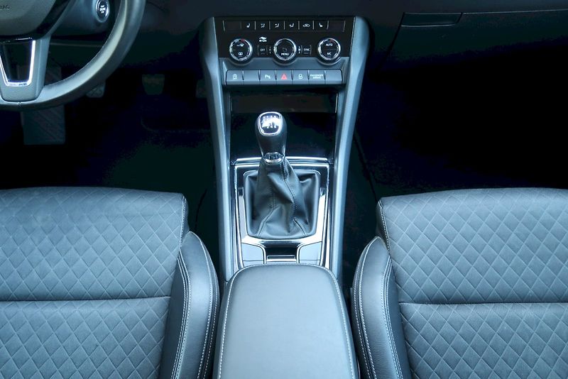 Škoda Karoq (2020) Style Plus 1,6 TDI 85 kW - fotka 23 z 29