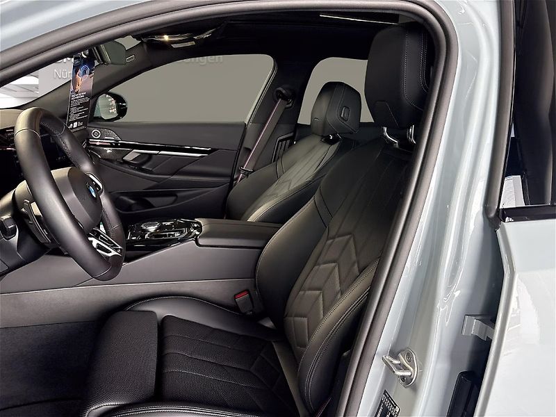 BMW Řada 5 540d xDrive M-Sport Pro Pano - fotka 7 z 10