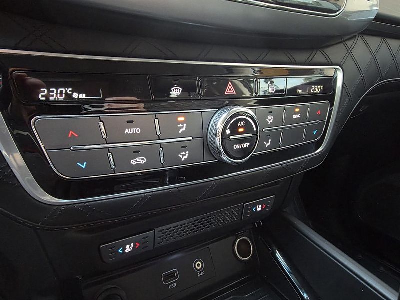 SsangYong Rexton 2.2-4x4-TAŽNÉ 3t-AUTOMAT - fotka 15 z 34