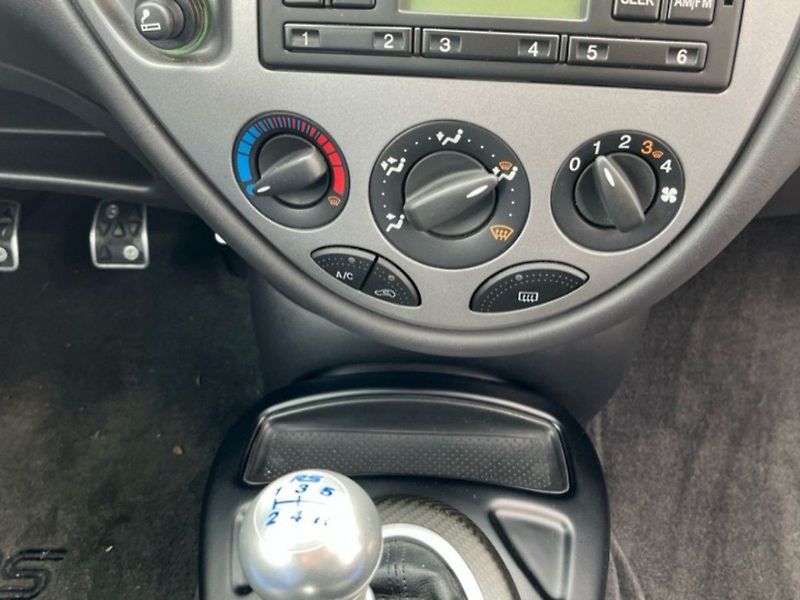 Ford Focus 2.0i, RS,158KW, SERVIS - fotka 11 z 17