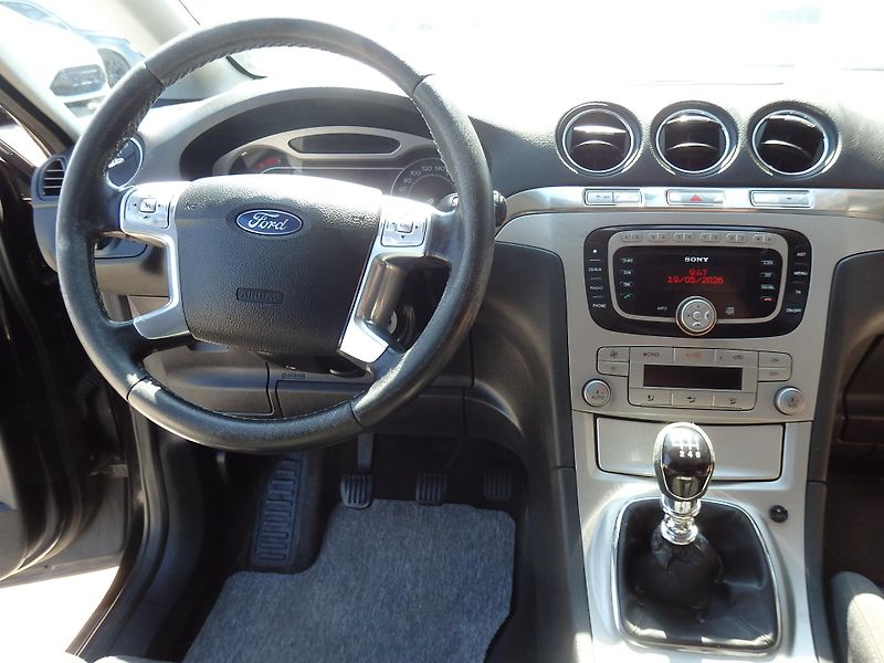 Ford S-MAX 2,0TDCi 103kW DIGI KLIMA,ZÁVĚS - fotka 12 z 16