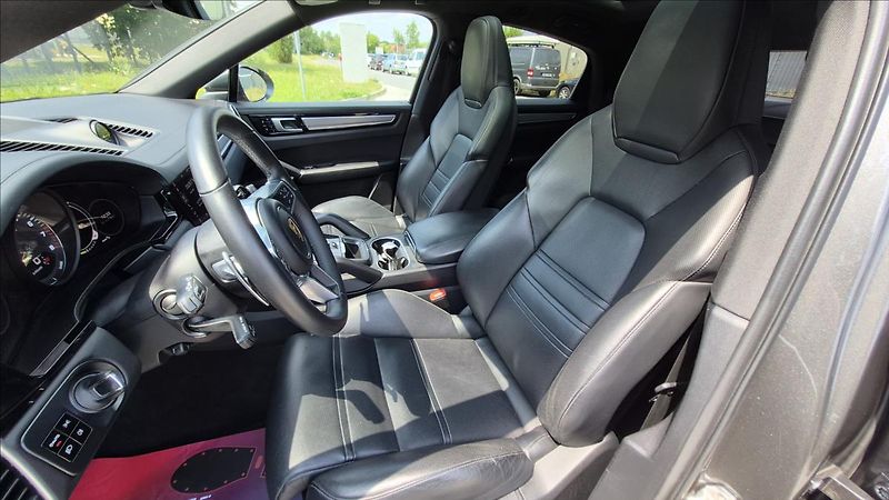 Porsche Cayenne 3,0 E-Hybrid 250Kw DPH coupe - fotka 13 z 29