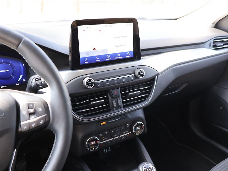 Ford Focus 1,5 Titanium X CZ 1.Maj. DPH - fotka 17 z 28