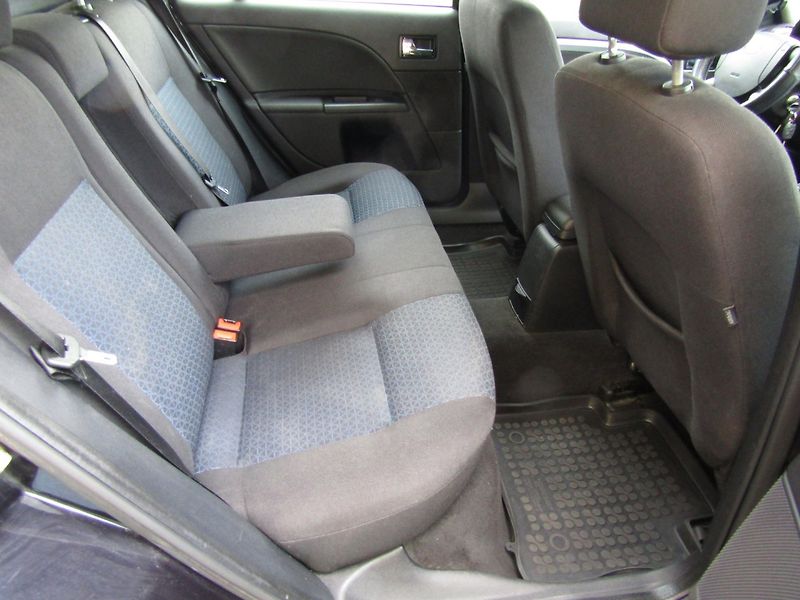 Ford Mondeo (2002) 2.0 TDCi 96kW PERFEKTNÍ STAV - fotka 24 z 36