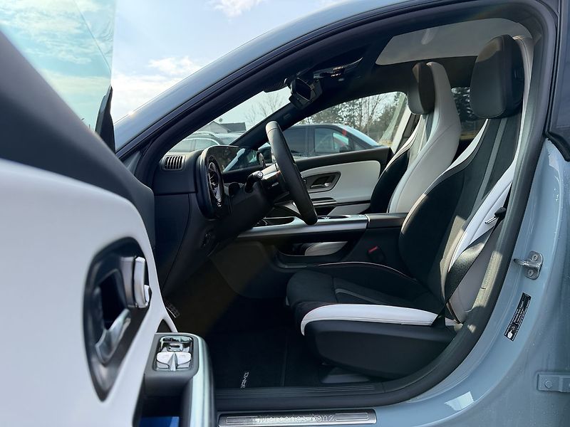 Mercedes-Benz CLA 200 - fotka 15 z 34