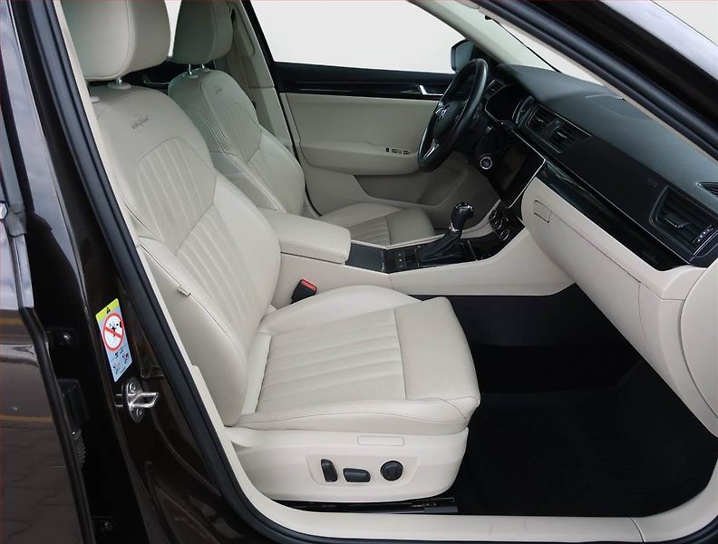 Škoda Superb (2017) Laurin&Klement 2.0 TSI, 4X4 - fotka 9 z 27