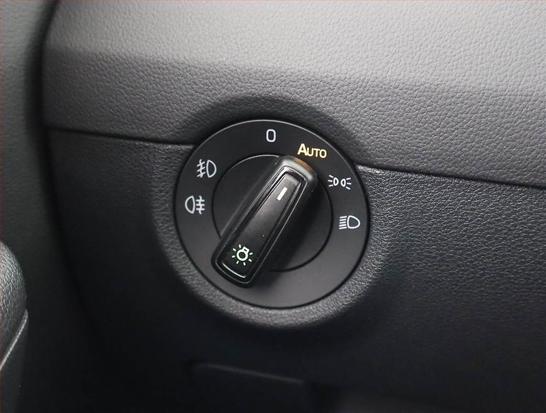Škoda Octavia (2014) Elegance 1.6 TDI, Navi, Xenony - fotka 19 z 23
