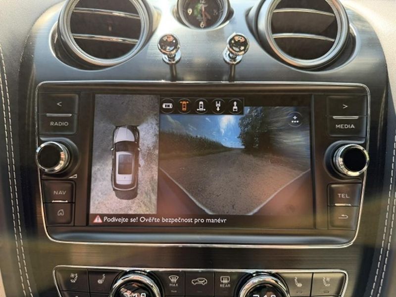 Bentley Bentayga 6,0 V12 4WD,head-up, TOP STAV - fotka 36 z 49
