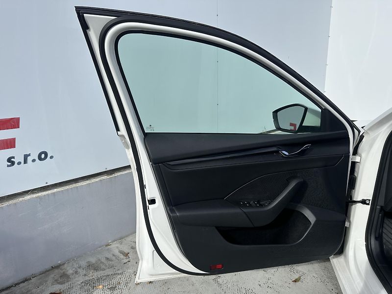 Škoda Octavia (2021) 1.5TSI, ser.knížka, ČR - fotka 11 z 26