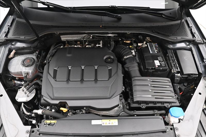 Volkswagen Passat 2,0 TDI 110KW DSG BUSINESS Zár - fotka 9 z 32