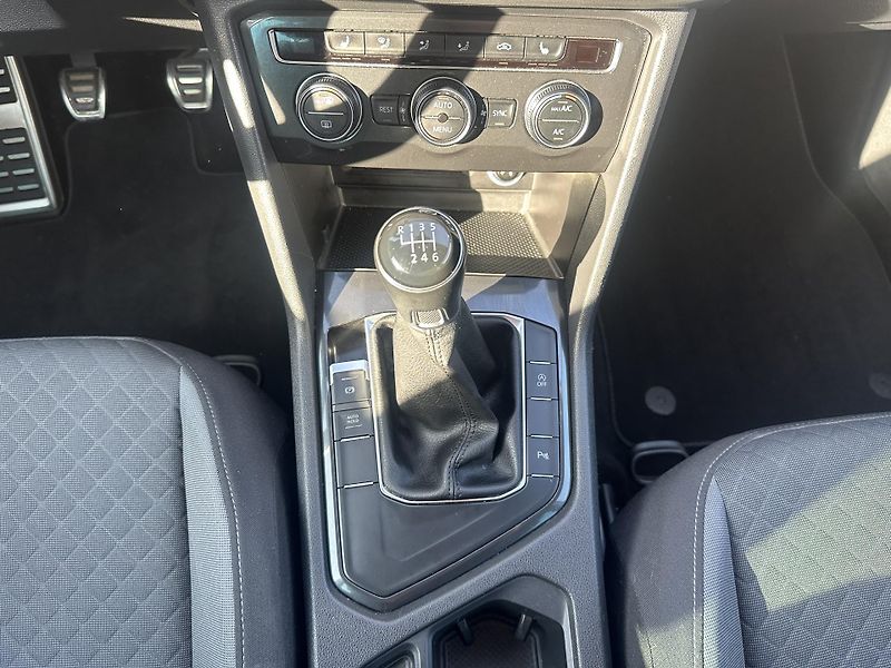 Volkswagen Tiguan (2020) 1.5 TSI 96 kW Head-Up - fotka 25 z 32