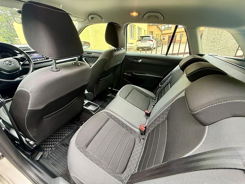 Škoda Fabia (2022) 1,0TSi 70kW Koup.ČR,57.000km - fotka 9 z 15