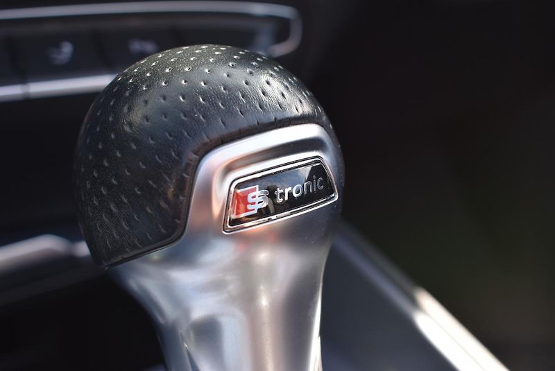 Audi TT 1.8TFSI S-Line Cabrio,B&O - fotka 34 z 50