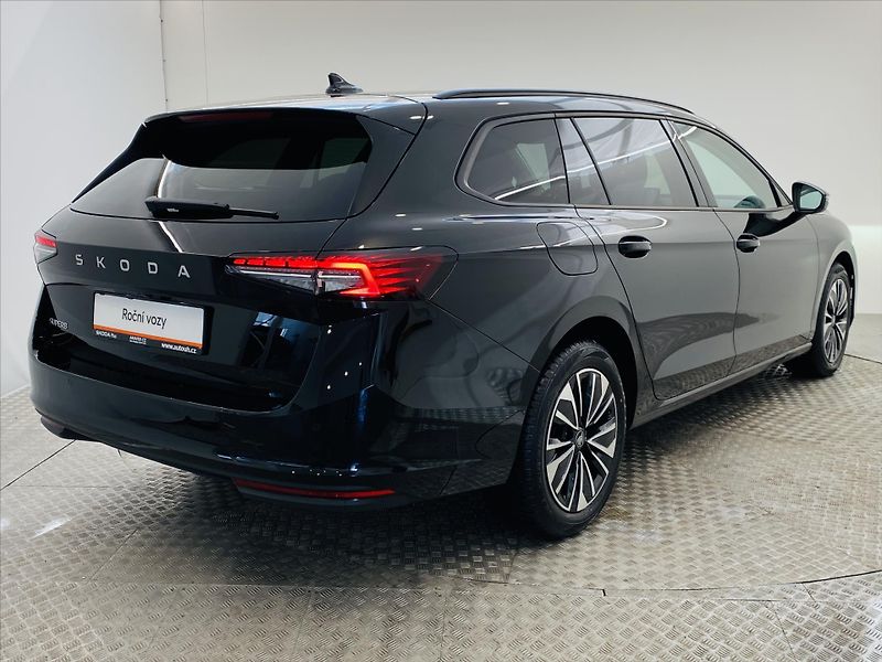 Škoda Superb 2,0 TDI 110kW DSG Selection - fotka 2 z 29