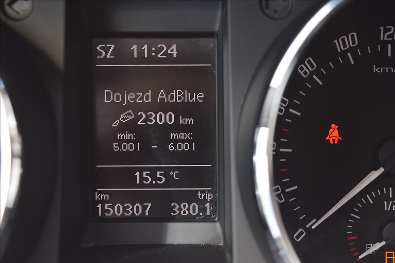 Škoda Yeti 2,0 TDI 110KW 4x4 TAŽNÉ XENONY - fotka 28 z 50
