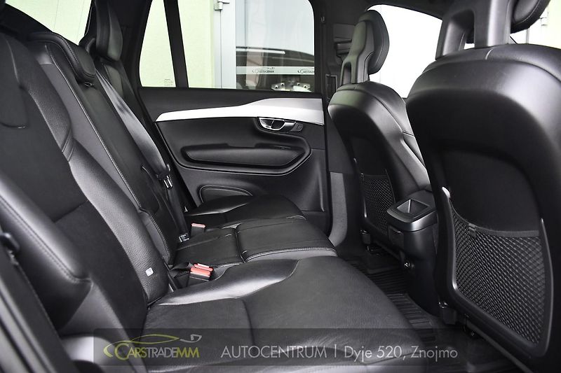 Volvo XC90 D5 AWD MOMENTUM ČR - fotka 15 z 39