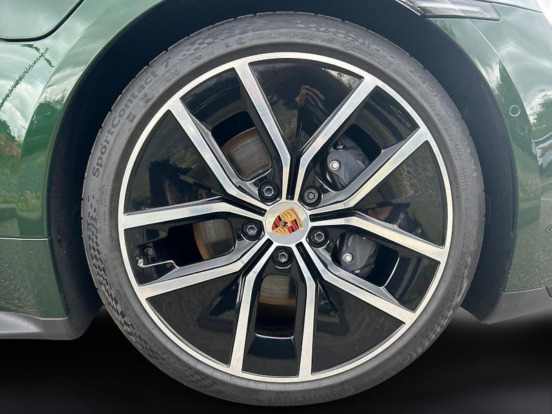 Porsche Taycan (2026) Black Edition - fotka 15 z 30