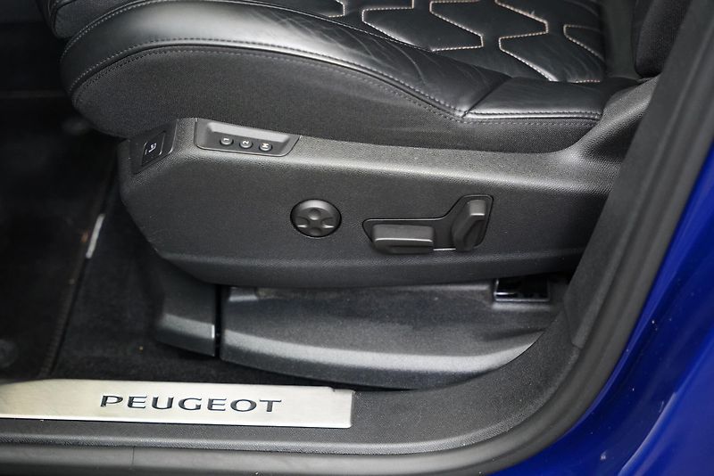 Peugeot 3008 - fotka 27 z 30