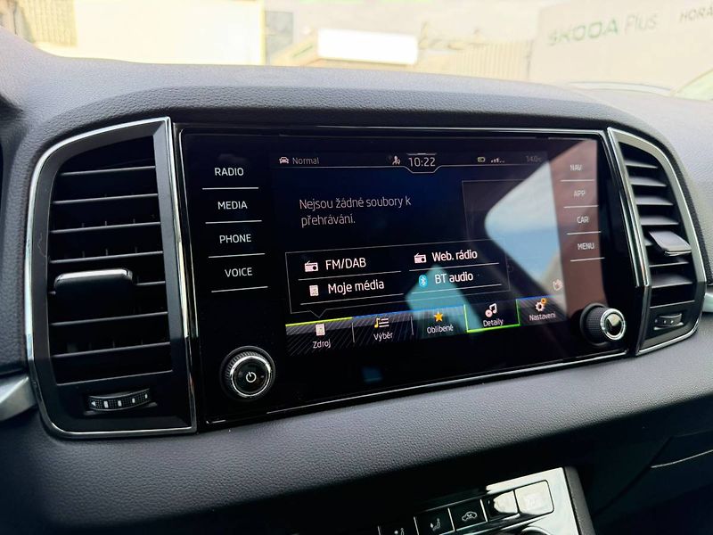 Škoda Karoq Style Plus 1,5 TSI 110kW 7° DS - fotka 18 z 38