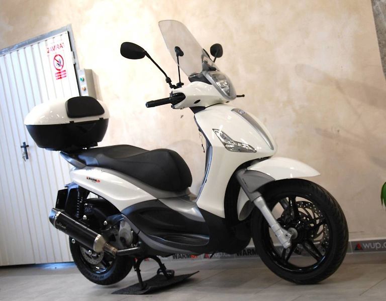 Piaggio Beverly 350 (2015) ABS + ASR - fotka 4 z 22
