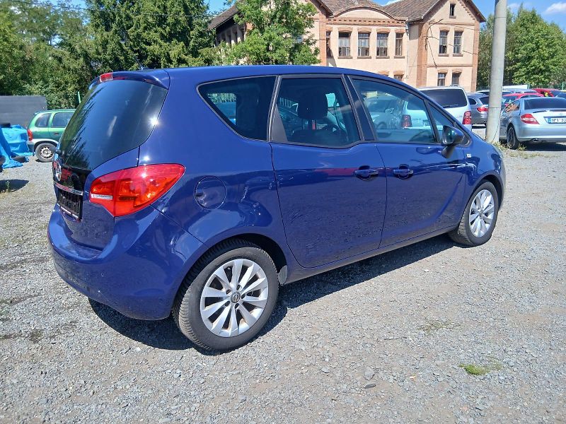 Opel Meriva 1.6 cdti, r.v. 2016, ALU - fotka 9 z 37