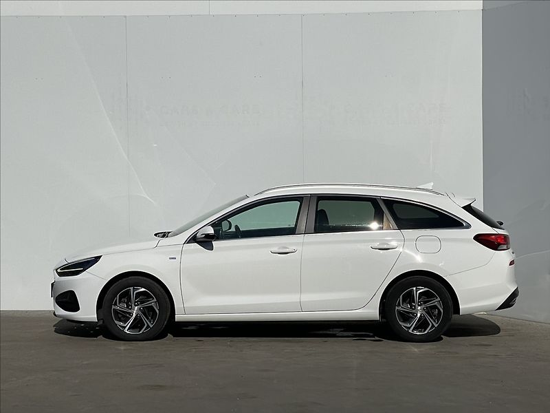 Hyundai i30 1,5 T-GDI Combi Family Smart - fotka 2 z 22